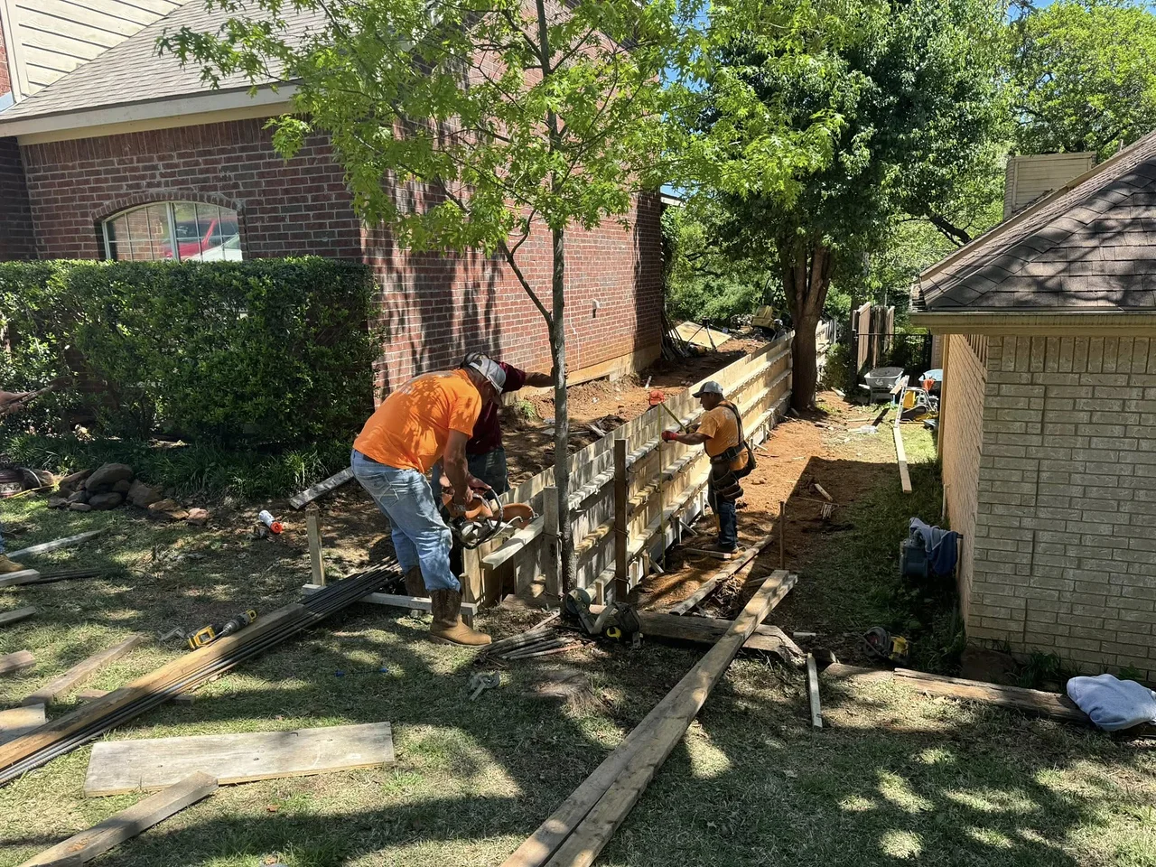 Retaining wall & drainage