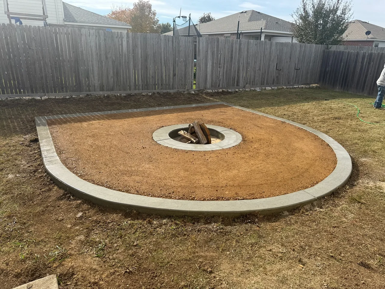 Circular fire pit patio
