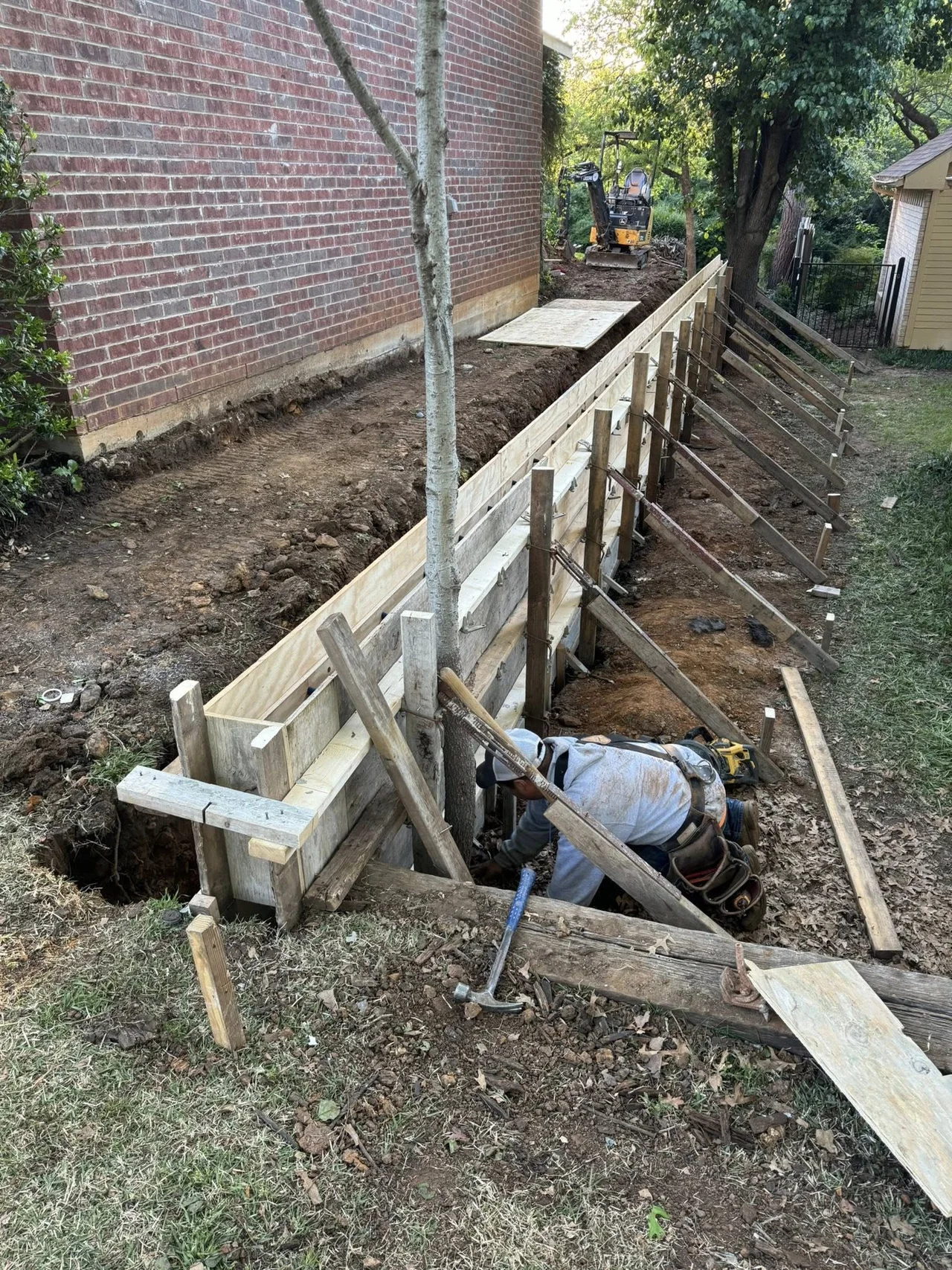 Retaining wall forming