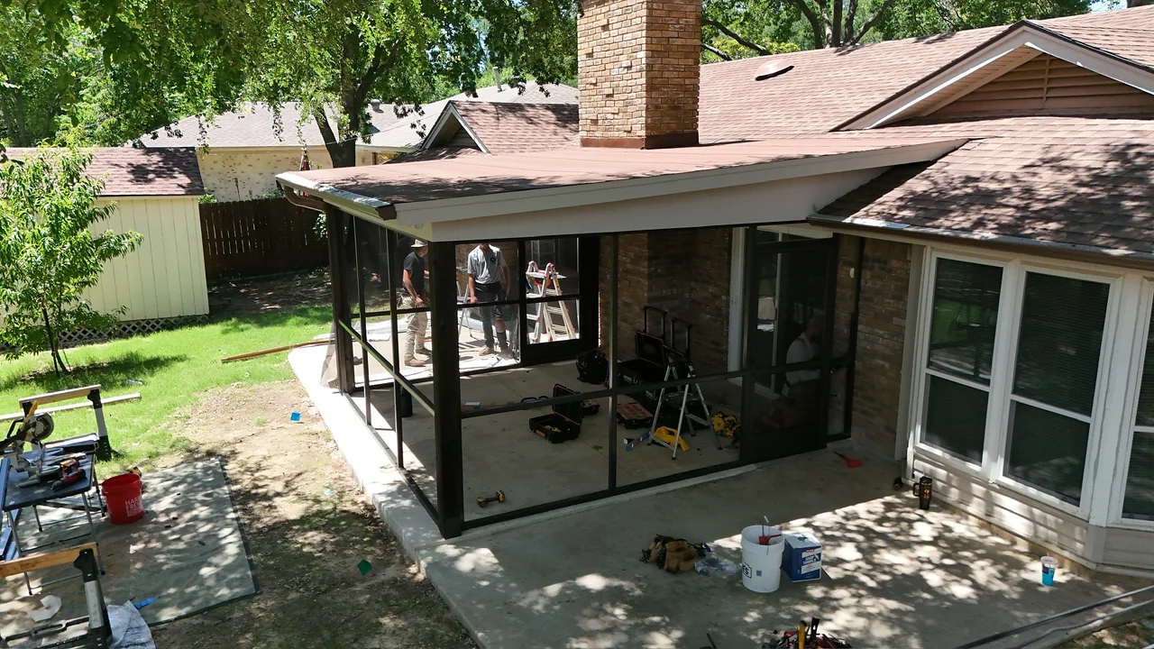 Screened porch (aerial)
