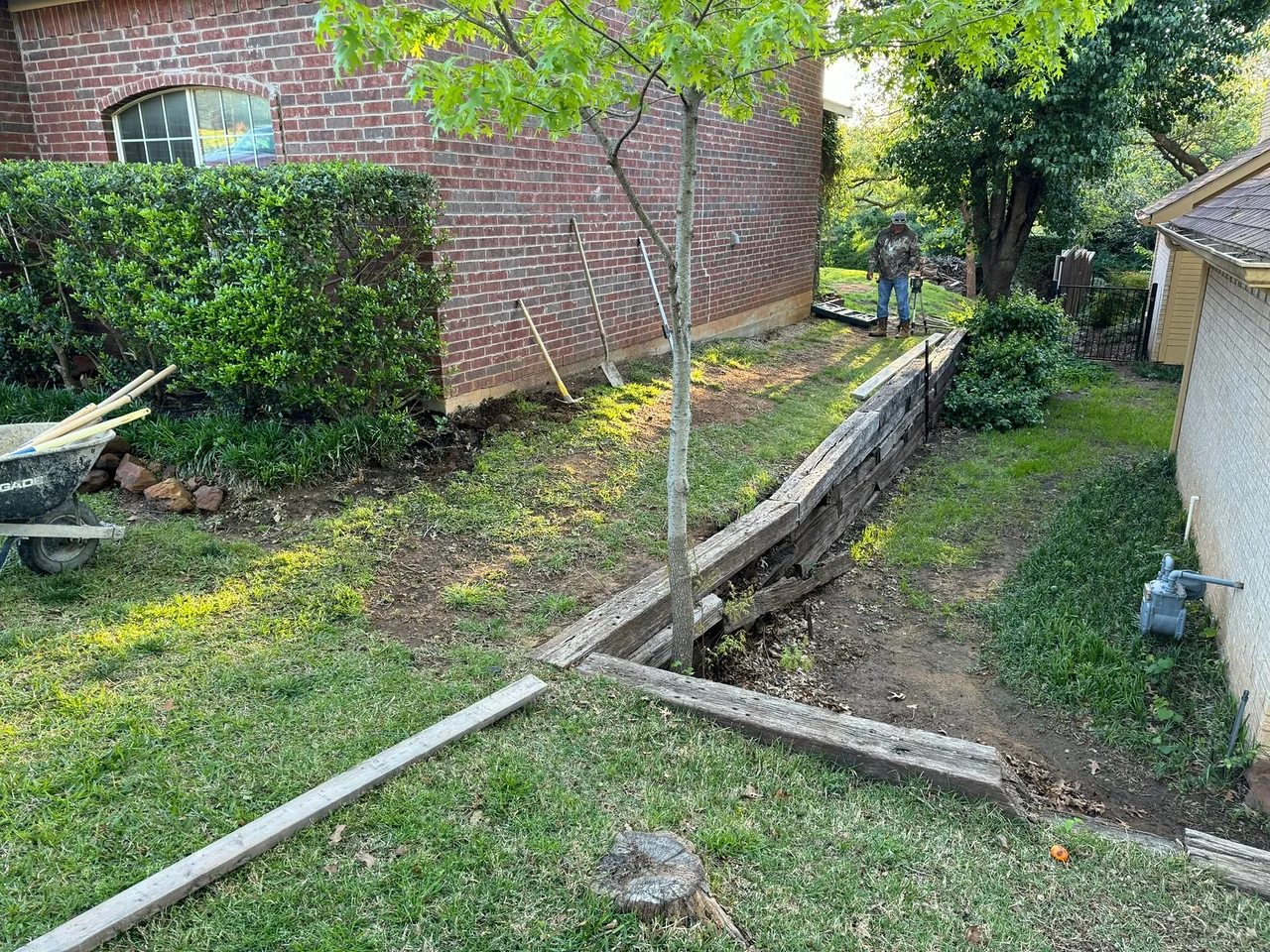 Timber retaining wall